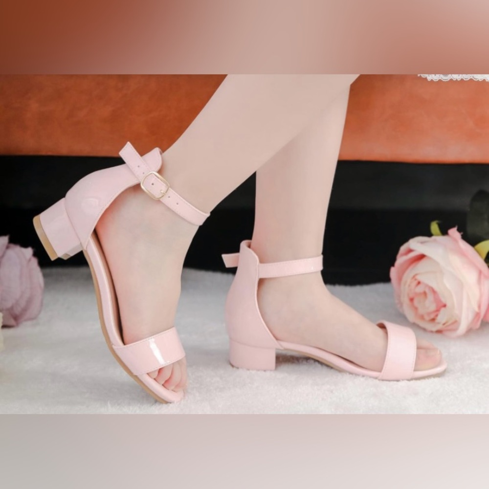 Dufannie Girls Size 10 Light Pink Low Heel Dress Ankle Strap Sandals Shoes - Picture 3 of 7